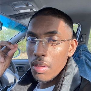 Meet your Posher, Johnatan